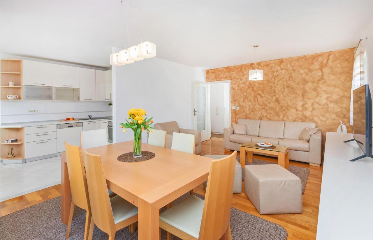 Comfortable Apartment Laura Lapad With Garage Dubrovnik Exterior foto